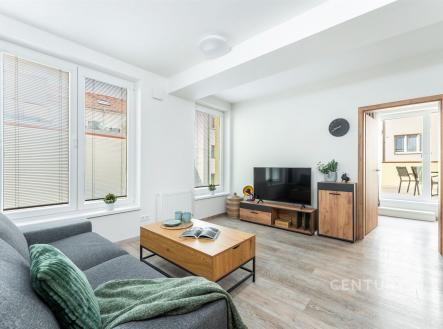 Pronájem bytu, 2+kk, 77 m²