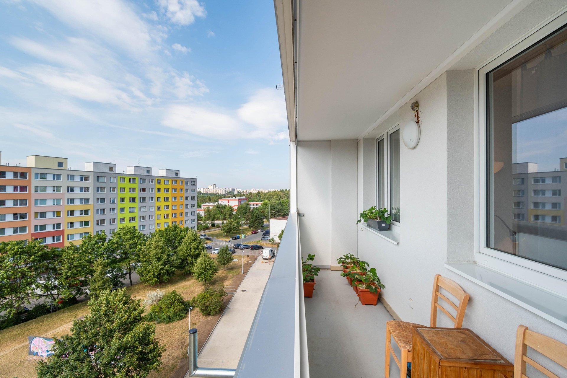 Prodej bytu 4+kk, 92 m2, s lodžií v Horních Měcholupech, Praha