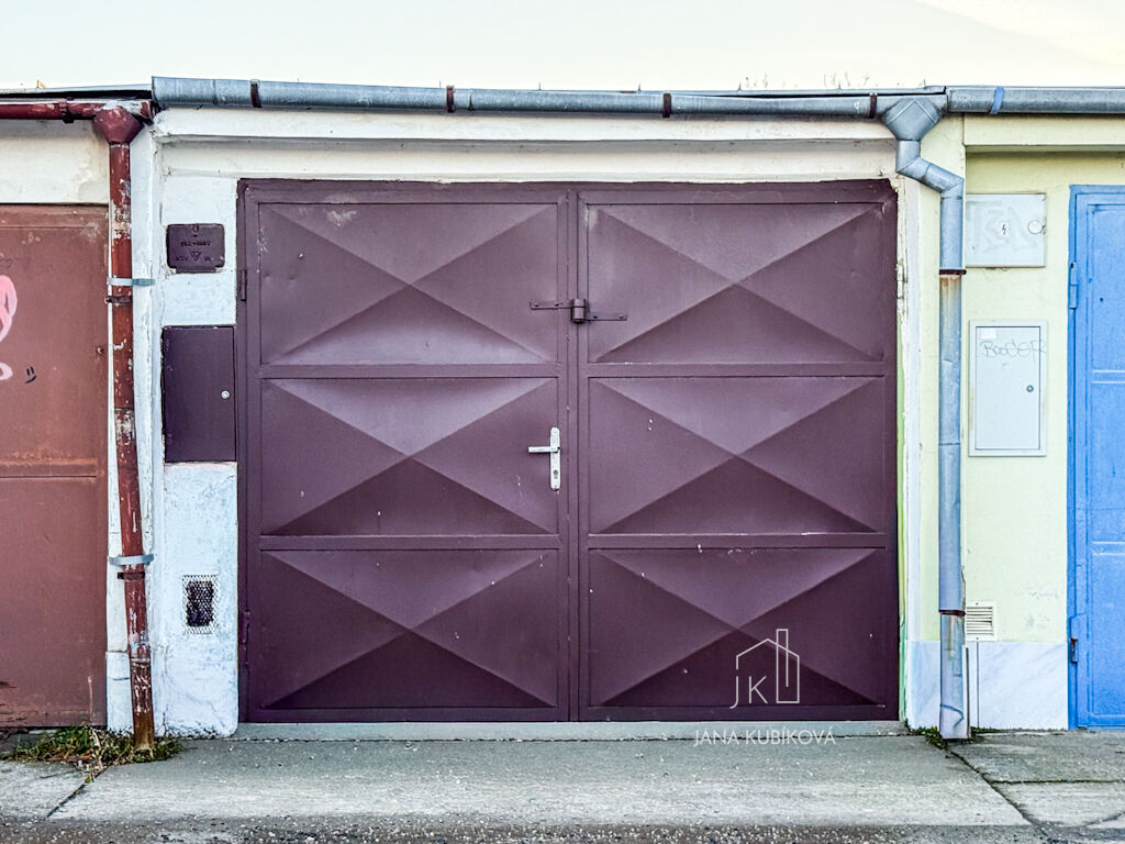 Prodej řadové garáže – Veselí nad Moravou, lokalita Hutník