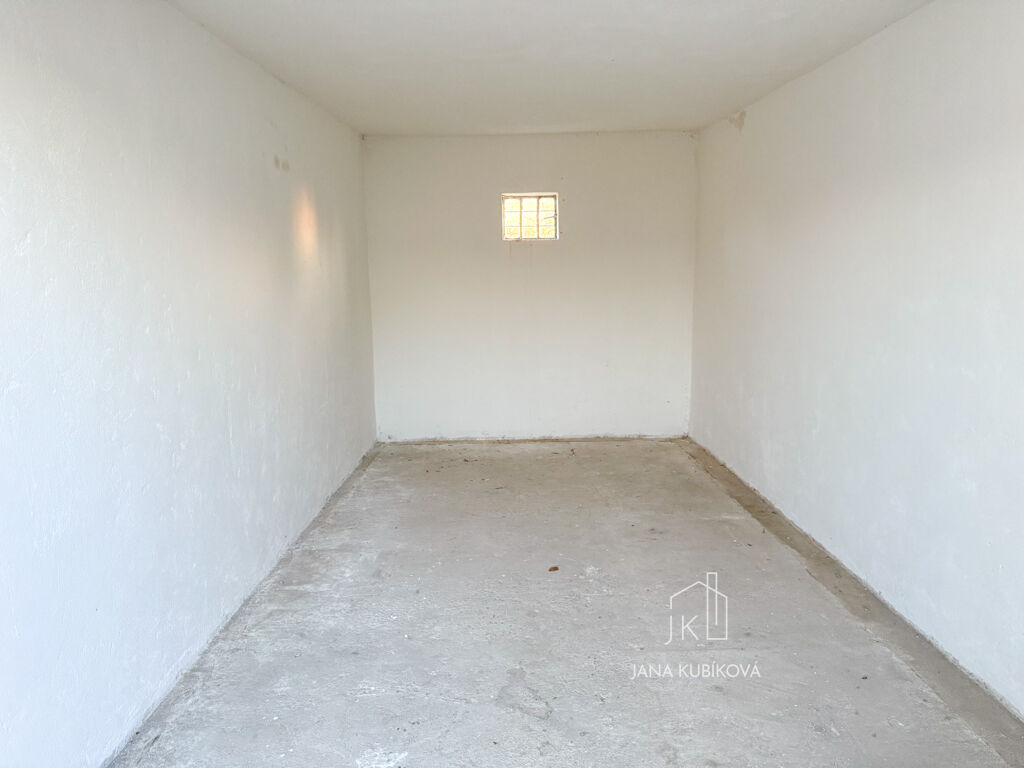 Prodej řadové garáže – Veselí nad Moravou, lokalita Hutník