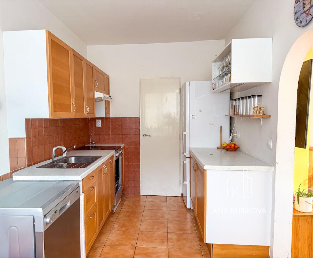 Prostorný byt 4+1 s lodžií, ideální pro rodinu v Brně, ul. Blatnická