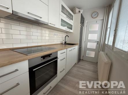 Pronájem bytu, 3+kk, 63 m²