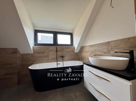 WhatsApp Image 2025-11-21 at 08.57.31 (23)