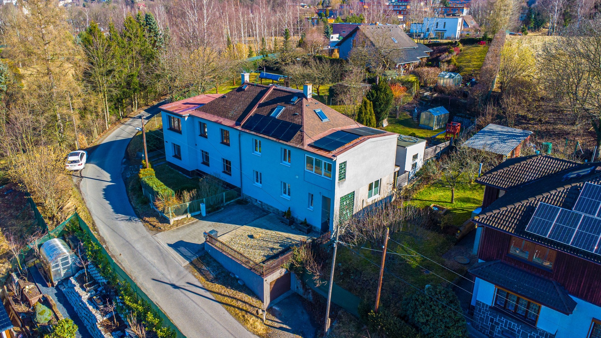 23