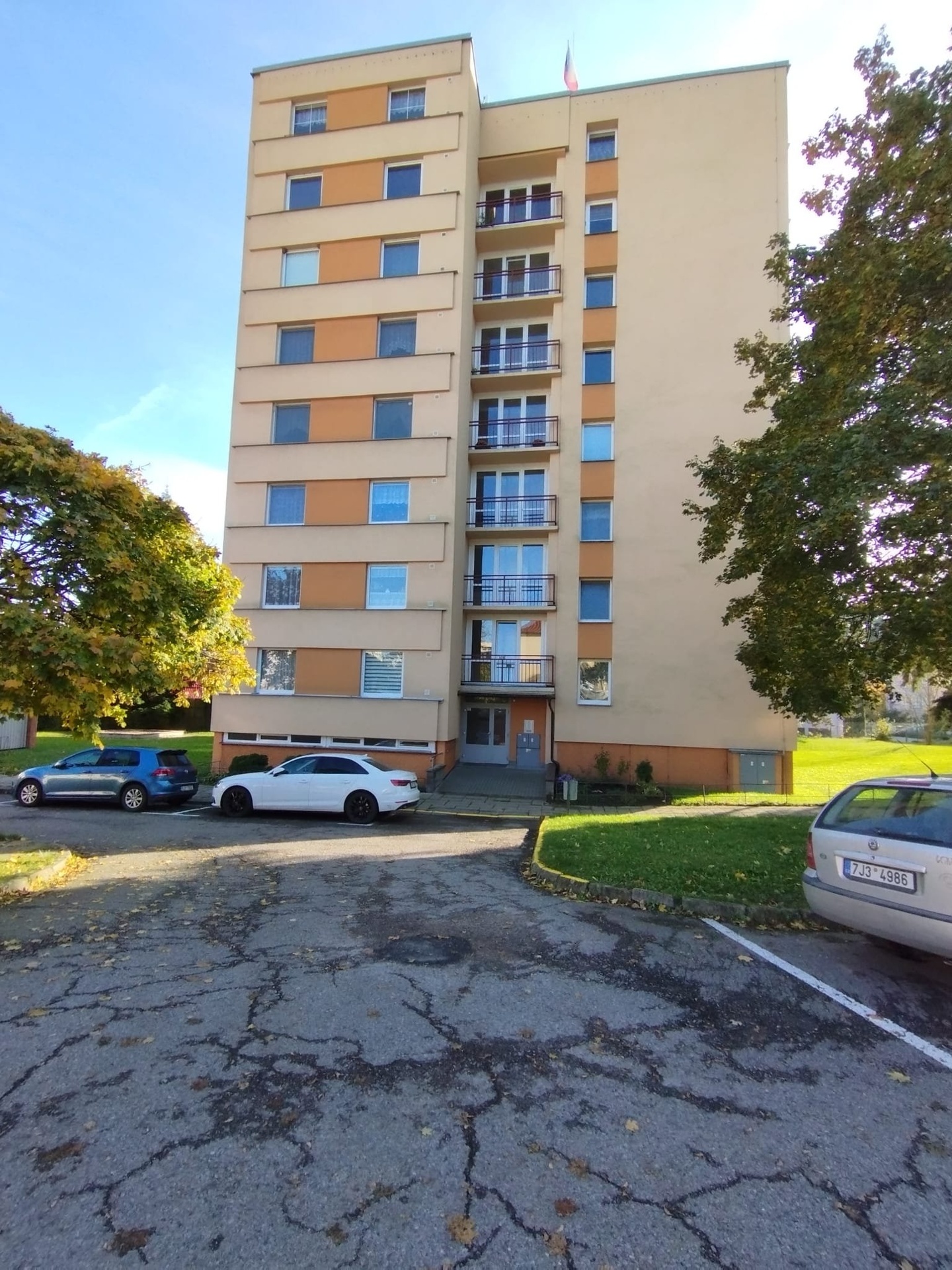 78516445-cb03-45dd-b176-37e7324df619