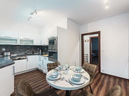 Pronájem bytu, 3+1, 90 m²