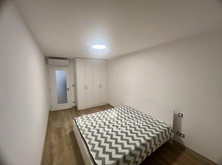 Pronájem bytu, 2+kk, 52 m²
