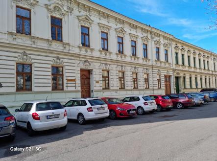 Prodej kanceláře, 980 m²