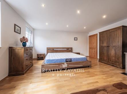 Pronájem domu/vily, 271 m²