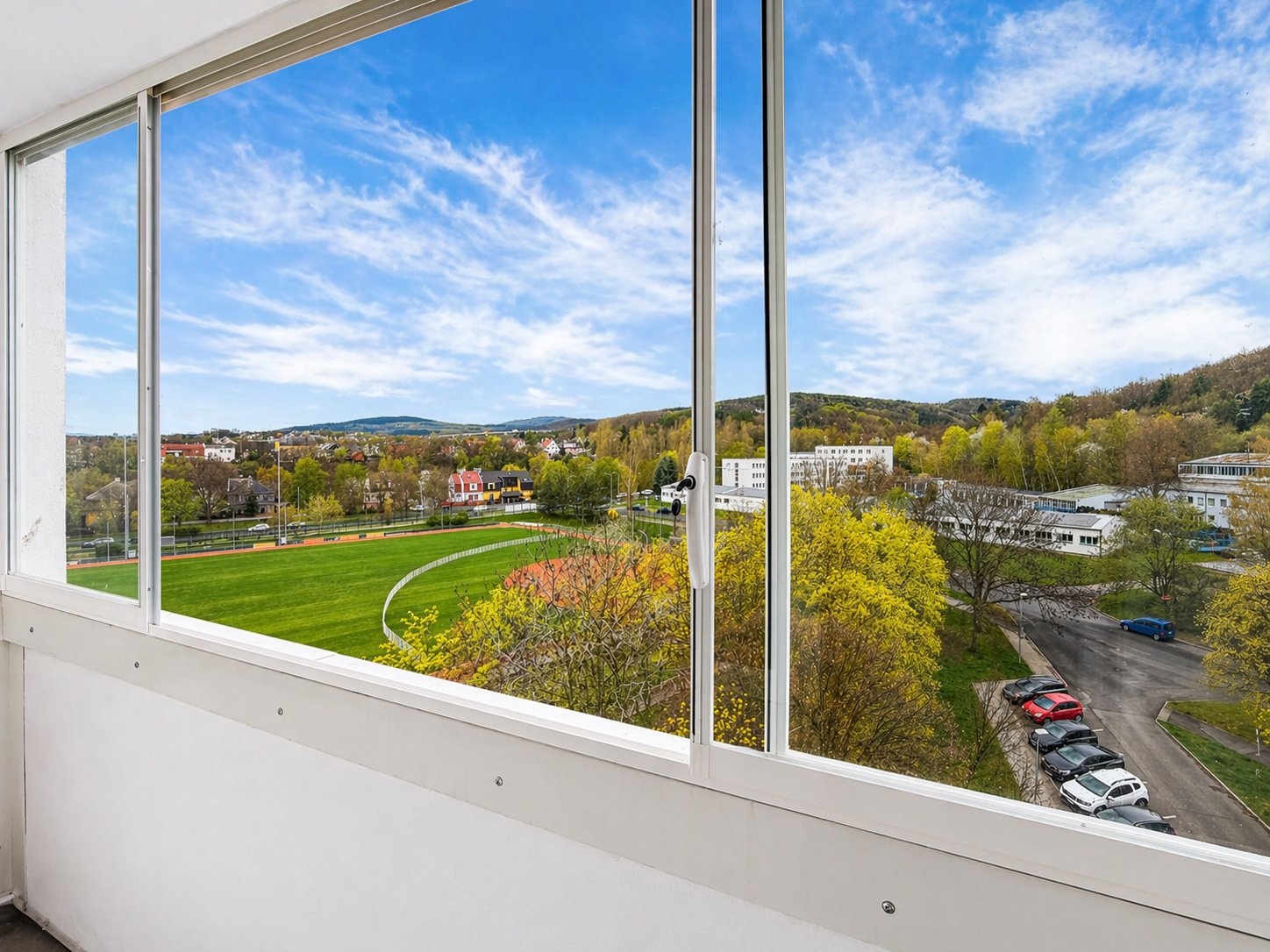 Moderní a kompletně zrekonstruovaný byt 1+kk s lodžií a výhledem na Bezručovo údolí, Seifertova ul.,