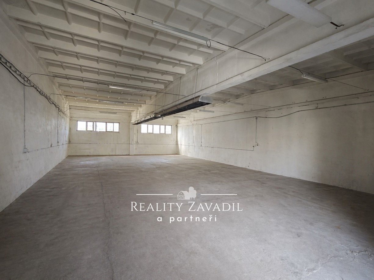 Pronájem skladu 215 m², Benešov