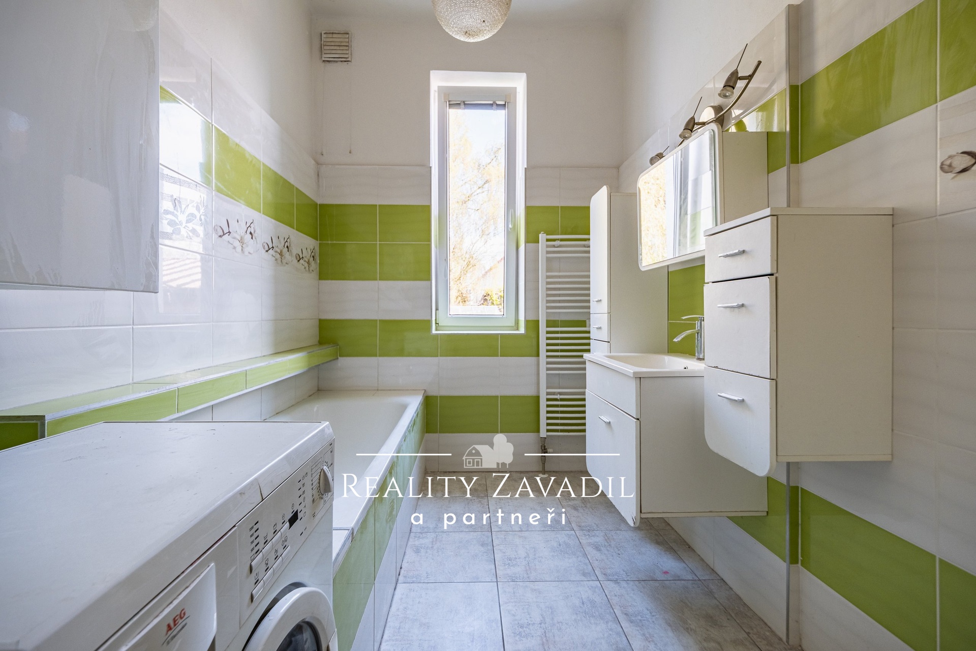 Prodej rodinného domu 216 m², pozemek 1160 m², Chlumec nad Cidlinou IV