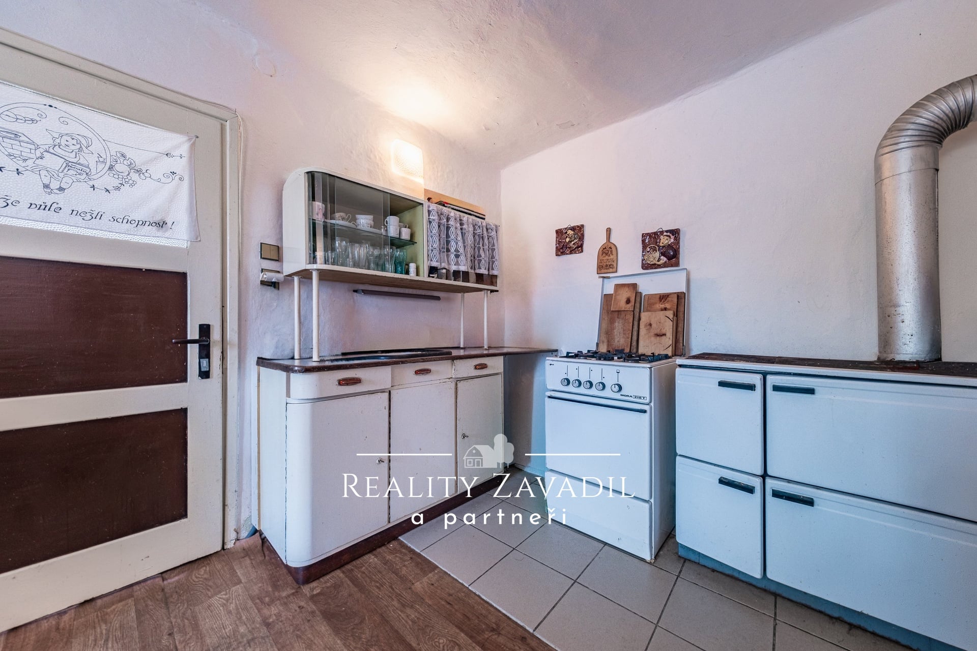 Chalupa 140 m² se stodolou a dílnami, pozemek 796 m², Dolní Cerekev