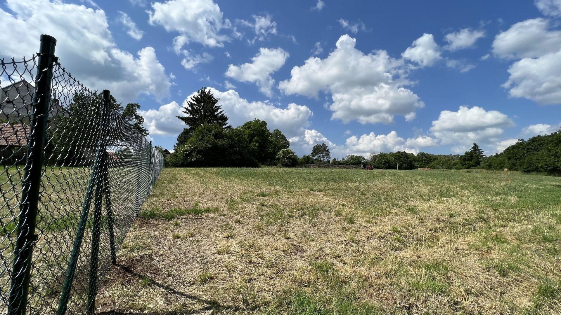 Prodej stavebního pozemku 1608 m² HORNÍ MEDONOSY