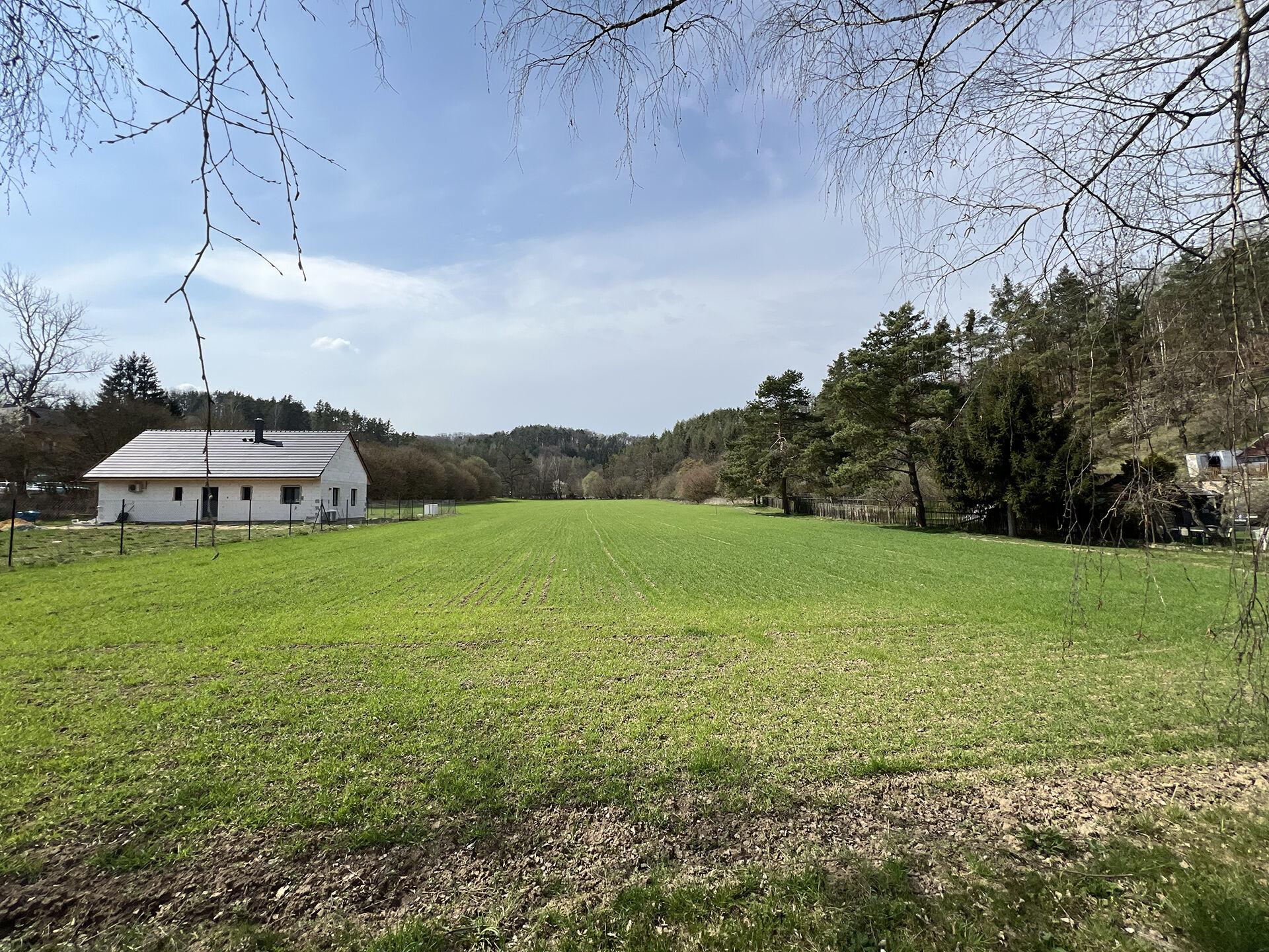 Prodej stavebního pozemku 1750 m² CHUDOLAZY