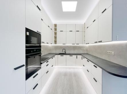 Pronájem bytu, 2+kk, 69 m²