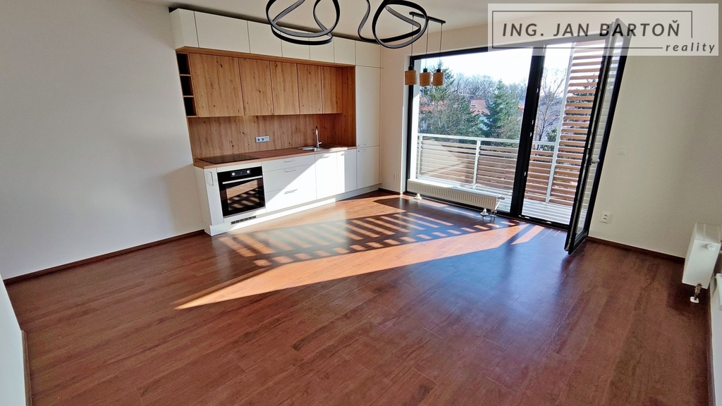 obyv-s-kk-a-terasou.jpg