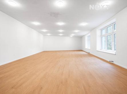 Pronájem komerčního objektu, jiný, 2 279 m²