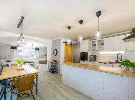 Prodej - dům/vila, 208 m²