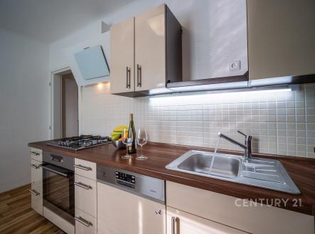 Pronájem bytu, 2+1, 61 m²