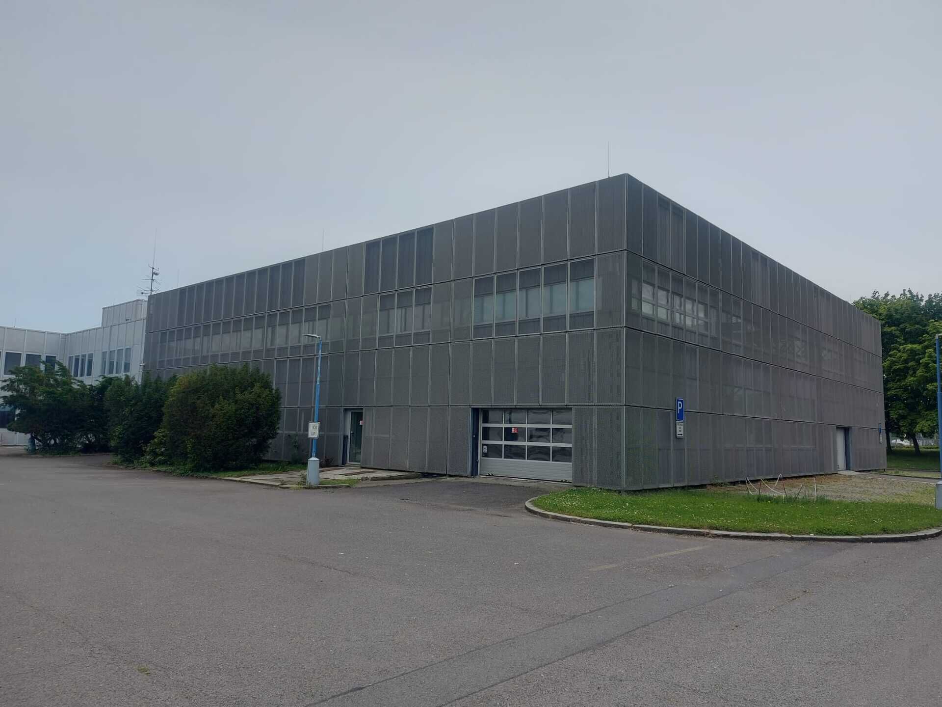 Pronájem Showroomu 1462 m²