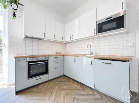 Pronájem bytu, 3+kk, 92 m²