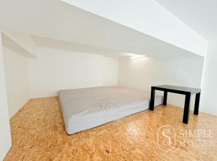 Pronájem bytu, 1+kk, 32 m²