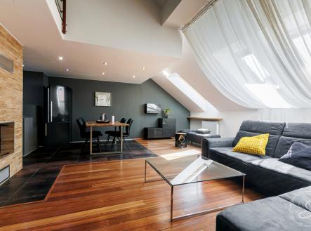 Pronájem bytu, 3+kk, 153 m²