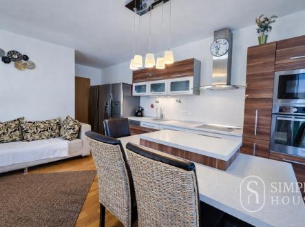 Pronájem bytu, 2+kk, 81 m²