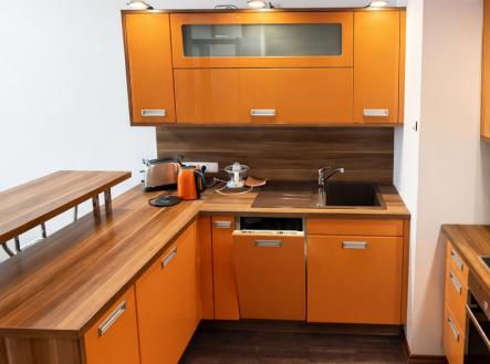 Pronájem bytu, 2+kk, 74 m²