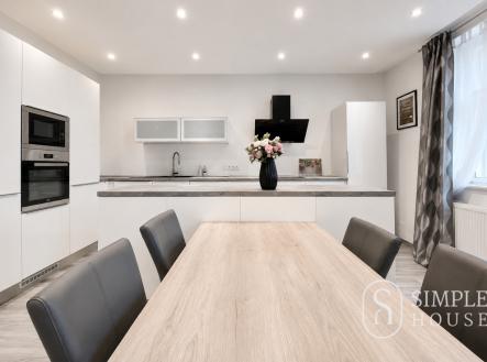 Pronájem bytu, 3+kk, 95 m²