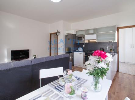 Pronájem bytu, 3+kk, 48 m²