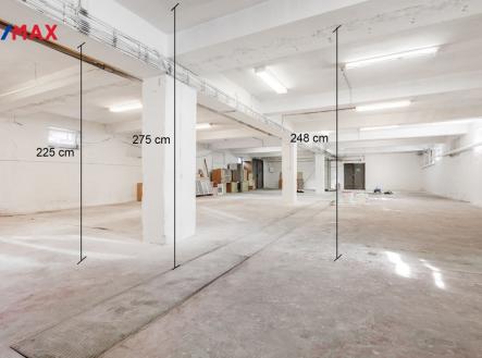 Pronájem skladovací prostor, 300 m²