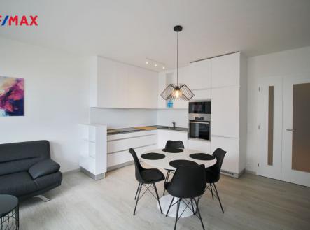 Pronájem bytu, 2+kk, 57 m²