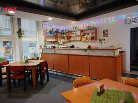 Prodej nájemního domu, 1 800 m²