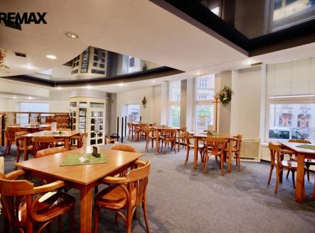 Prodej nájemního domu, 1 800 m²