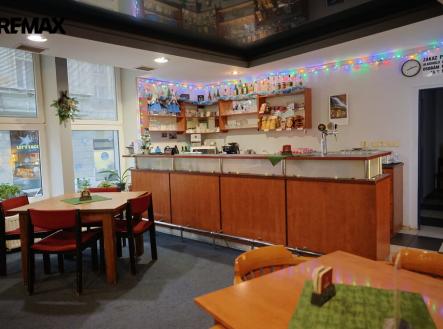 Prodej nájemního domu, 1 800 m²