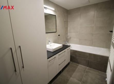 Pronájem bytu, 3+kk, 79 m²