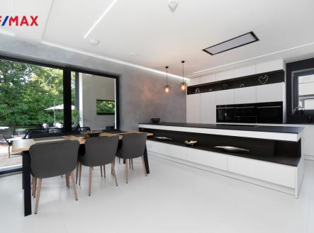 Prodej - dům/vila, 249 m²