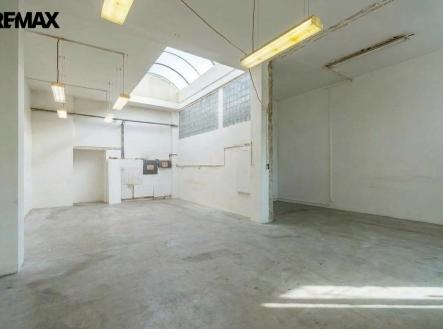Pronájem výrobní prostor, 132 m²