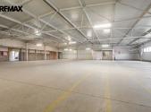 Pronájem skladovací prostor, 940 m²