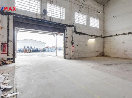 Pronájem skladovací prostor, 704 m²