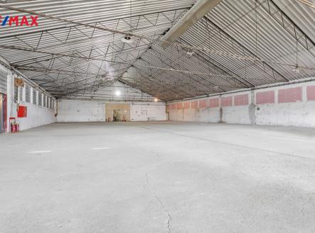 Pronájem skladovací prostor, 704 m²