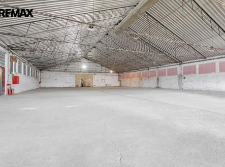 Pronájem skladovací prostor, 704 m² obrázek