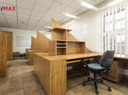 Pronájem kanceláře, 200 m²