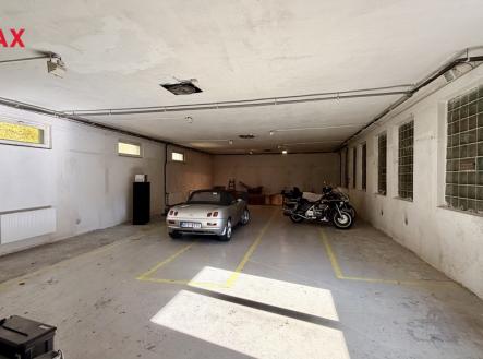 Pronájem skladovací prostor, 214 m²