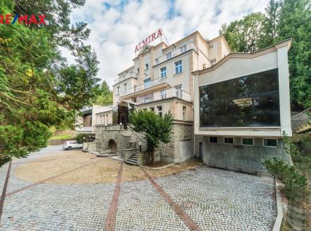 Prodej hotel, 1 612 m²