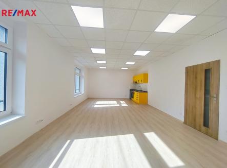 Pronájem kanceláře, 88 m²