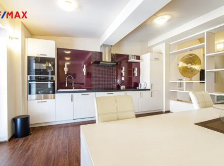 Pronájem bytu, 2+kk, 108 m²