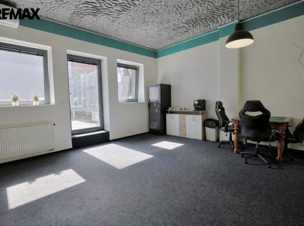 Pronájem kanceláře, 88 m²